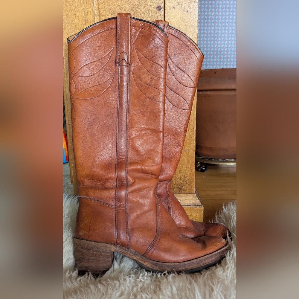 STUNNING 70's Leather Boots